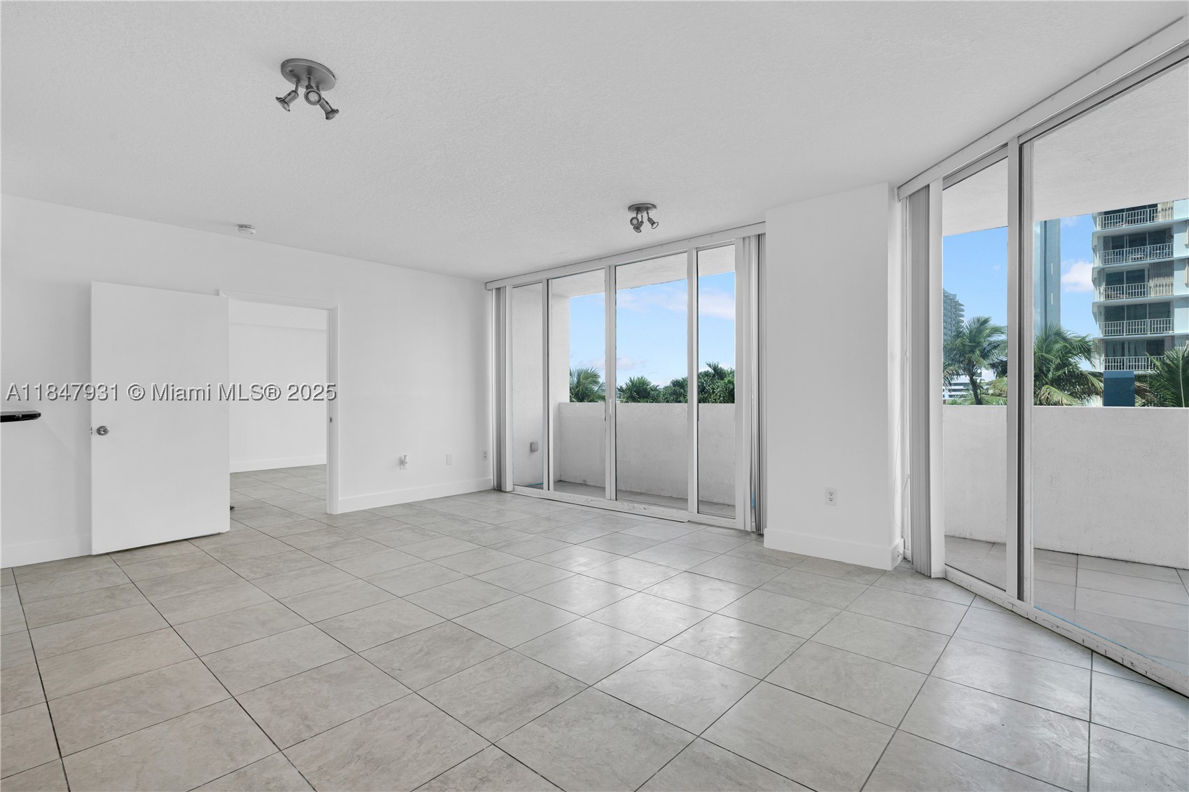 1881 79th St Cswy #404, North Bay Village FL 33141