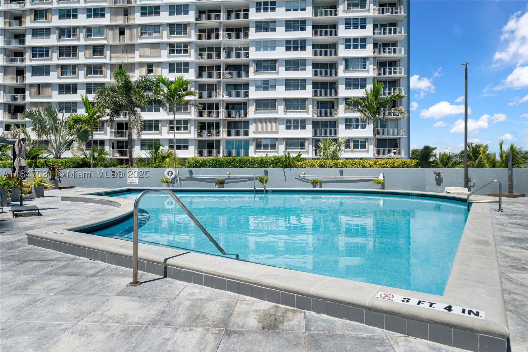 1881 79th St Cswy #404, North Bay Village FL 33141