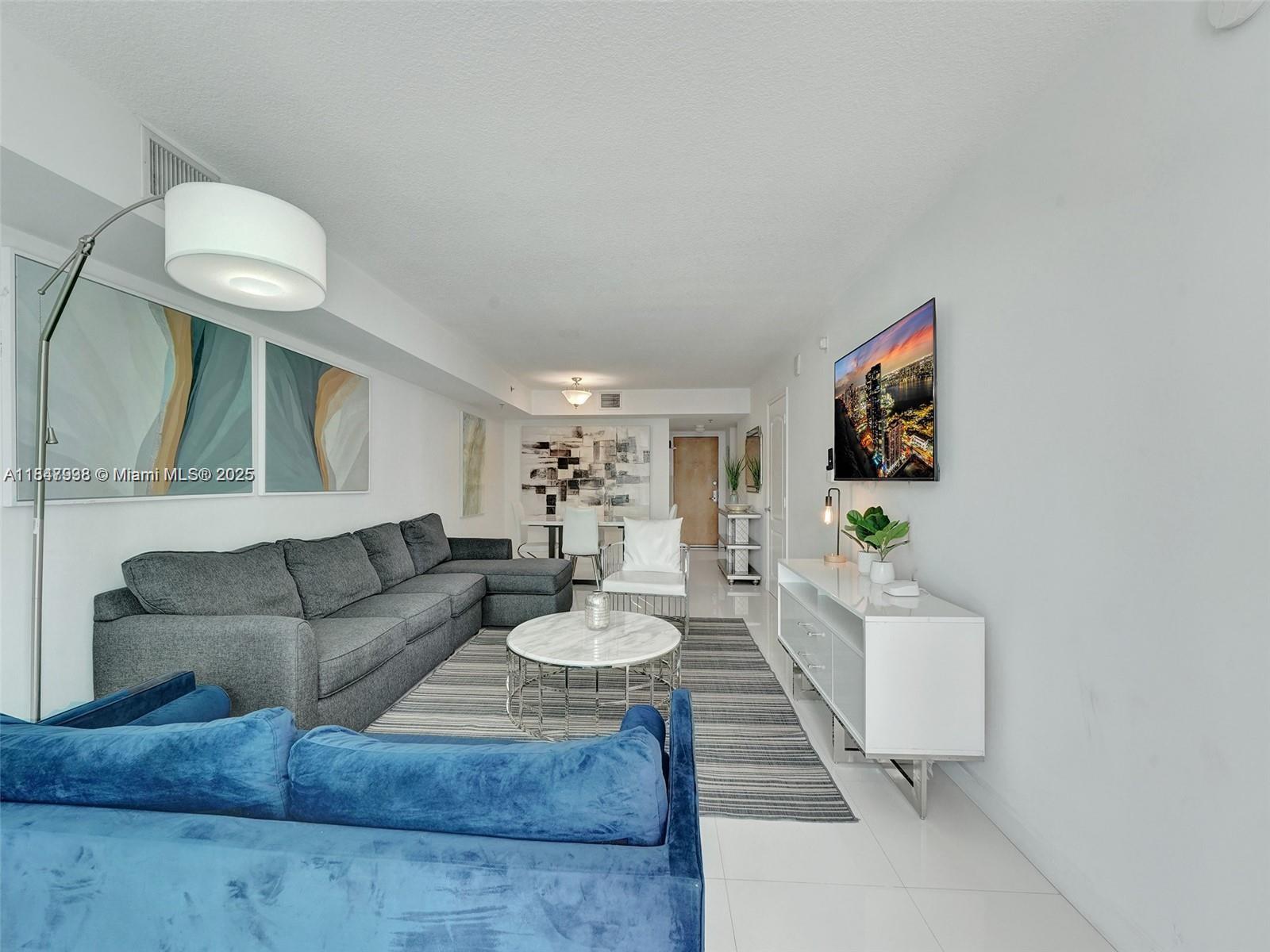 1200 Brickell Bay Dr #3309, Miami FL 33131