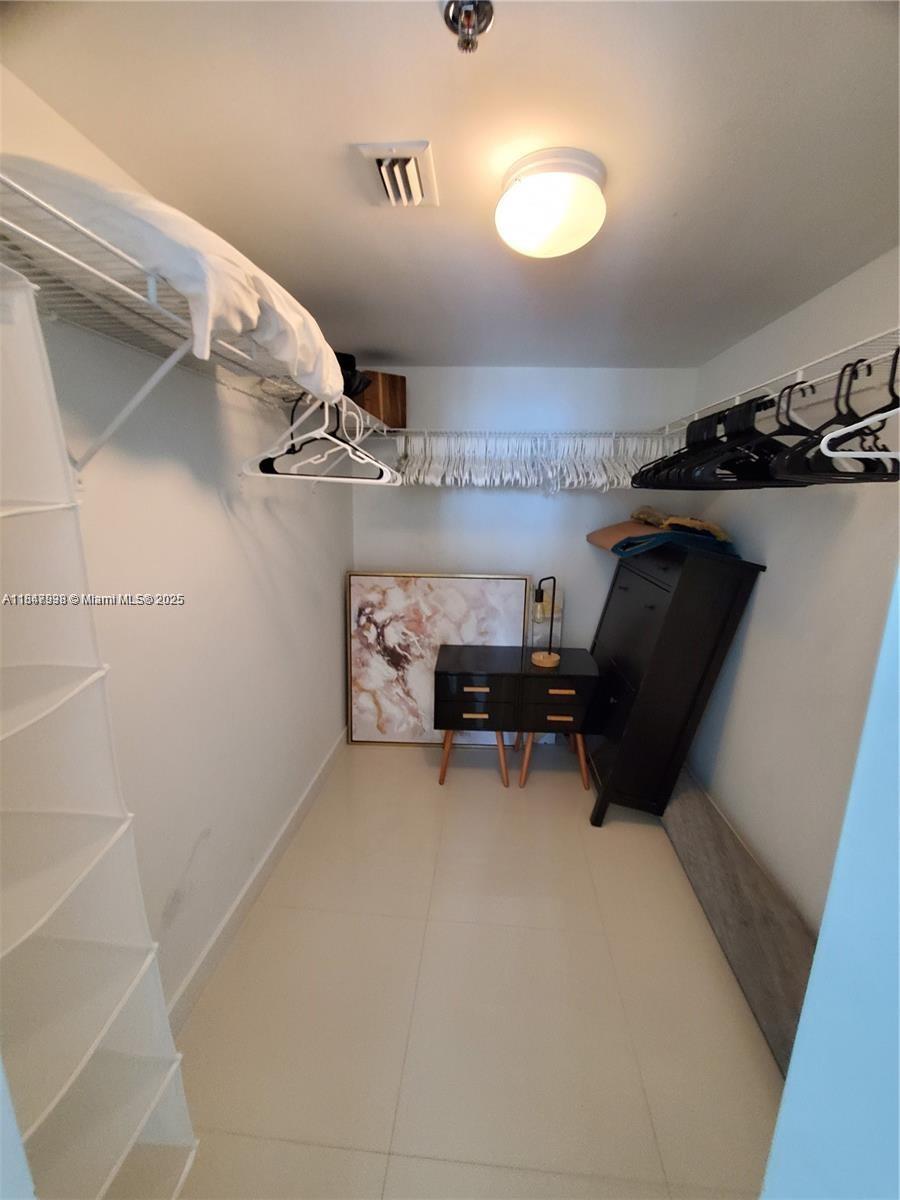 1200 Brickell Bay Dr #3309, Miami FL 33131