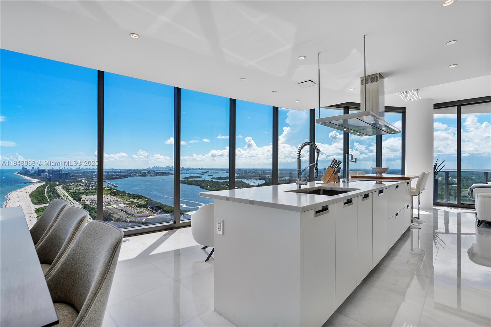 15701 Collins Ave #3605, Sunny Isles Beach FL 33160