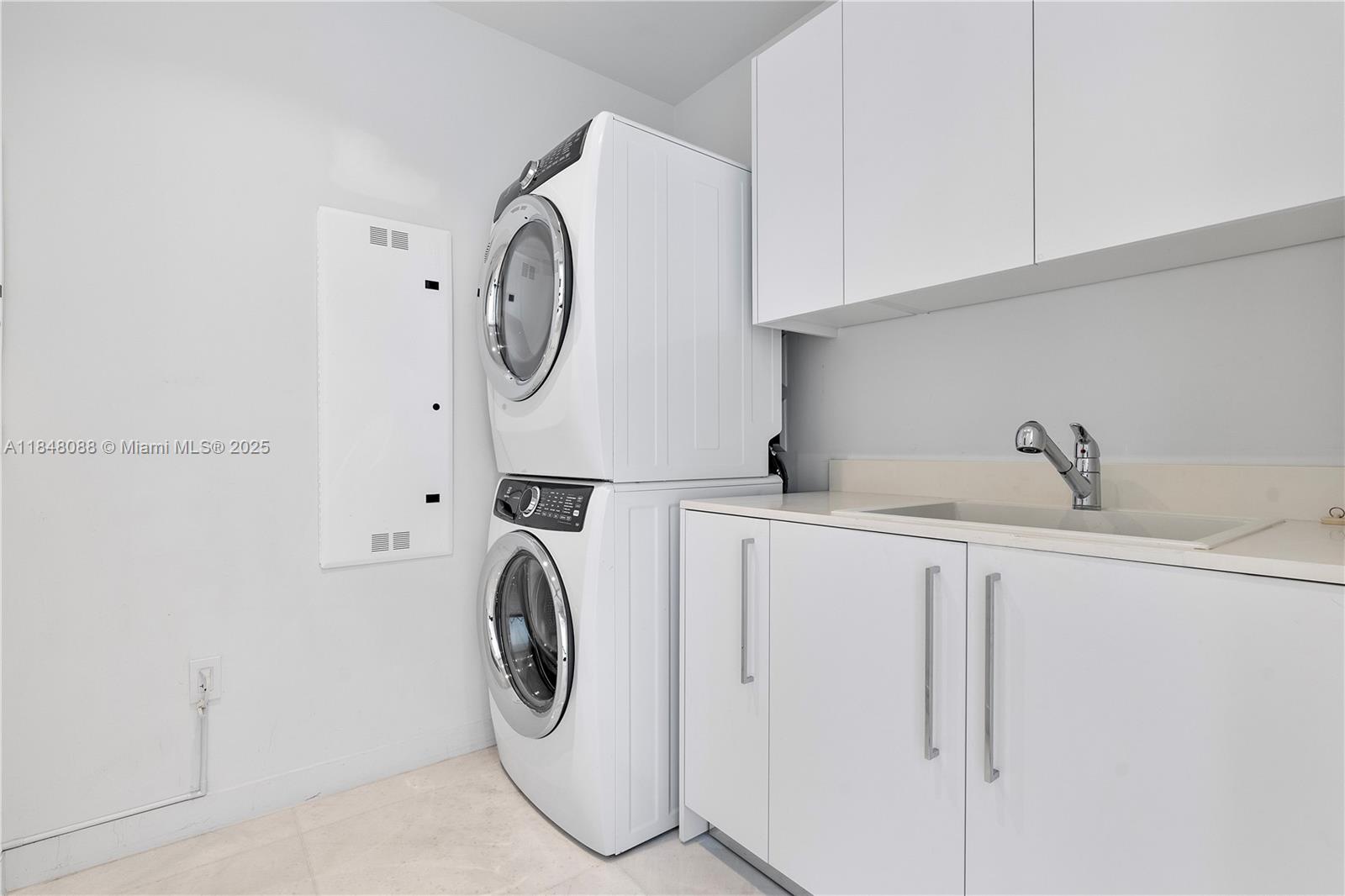 15701 Collins Ave #3605, Sunny Isles Beach FL 33160