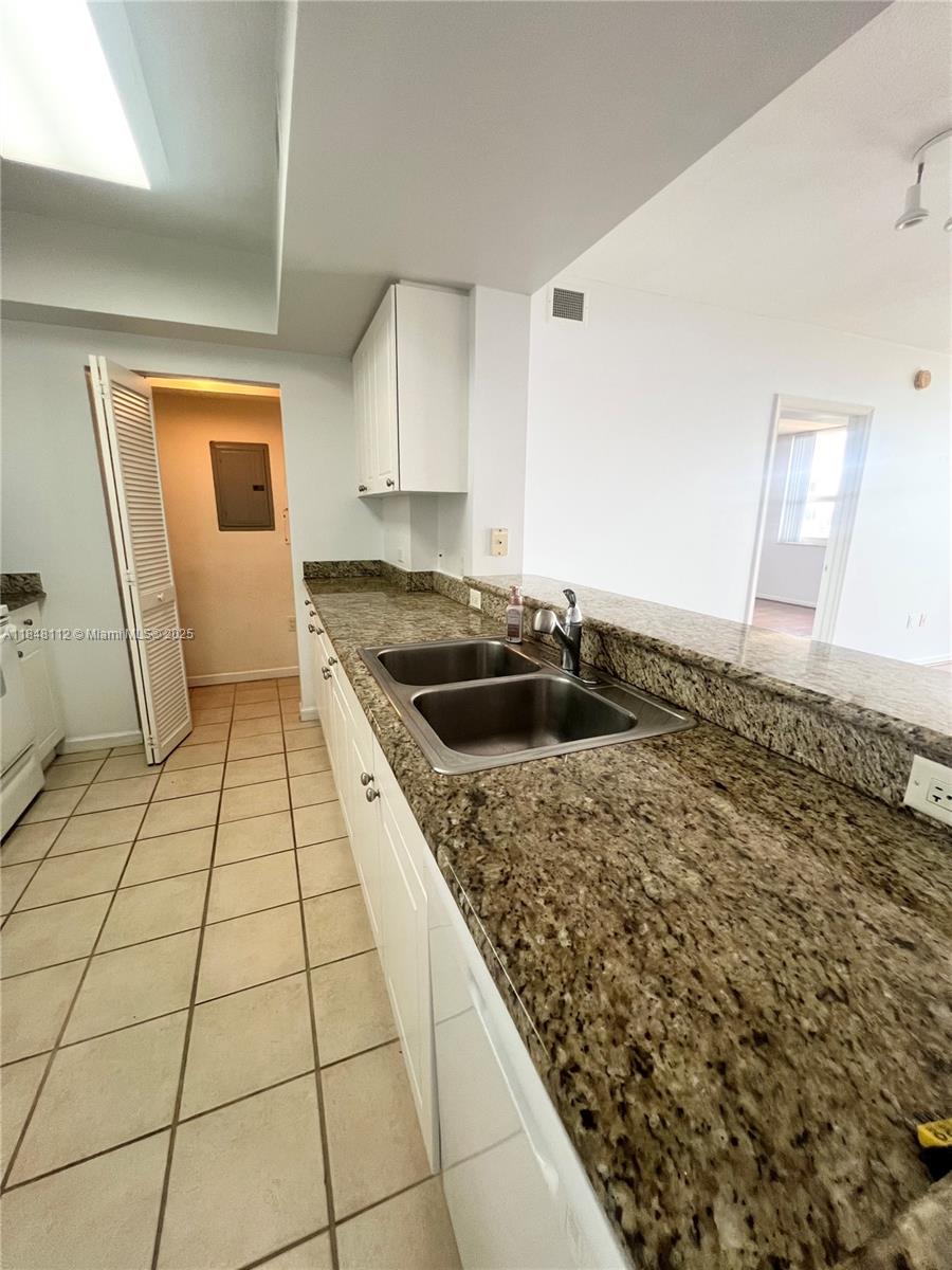 19501 W COUNTRY CLUB DR #712, Aventura FL 33180