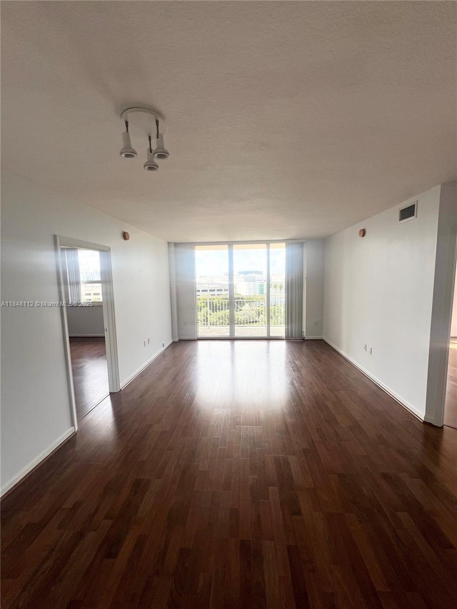 19501 W COUNTRY CLUB DR #712, Aventura FL 33180