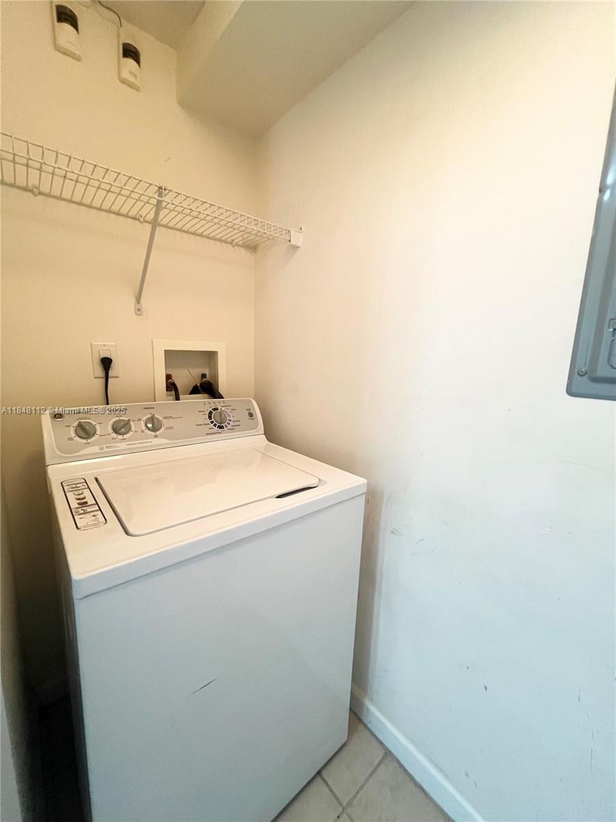 19501 W COUNTRY CLUB DR #712, Aventura FL 33180