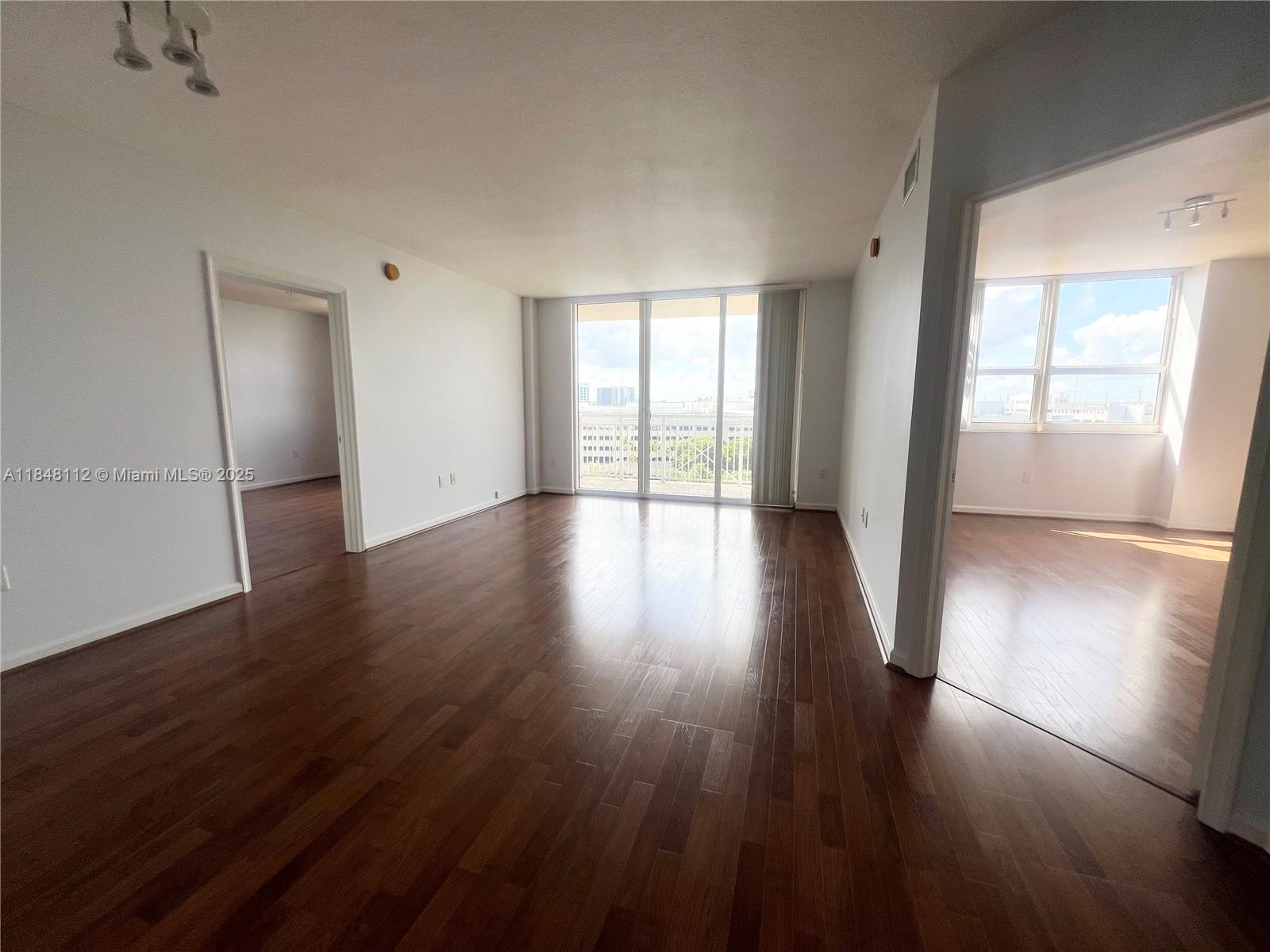 19501 W COUNTRY CLUB DR #712, Aventura FL 33180