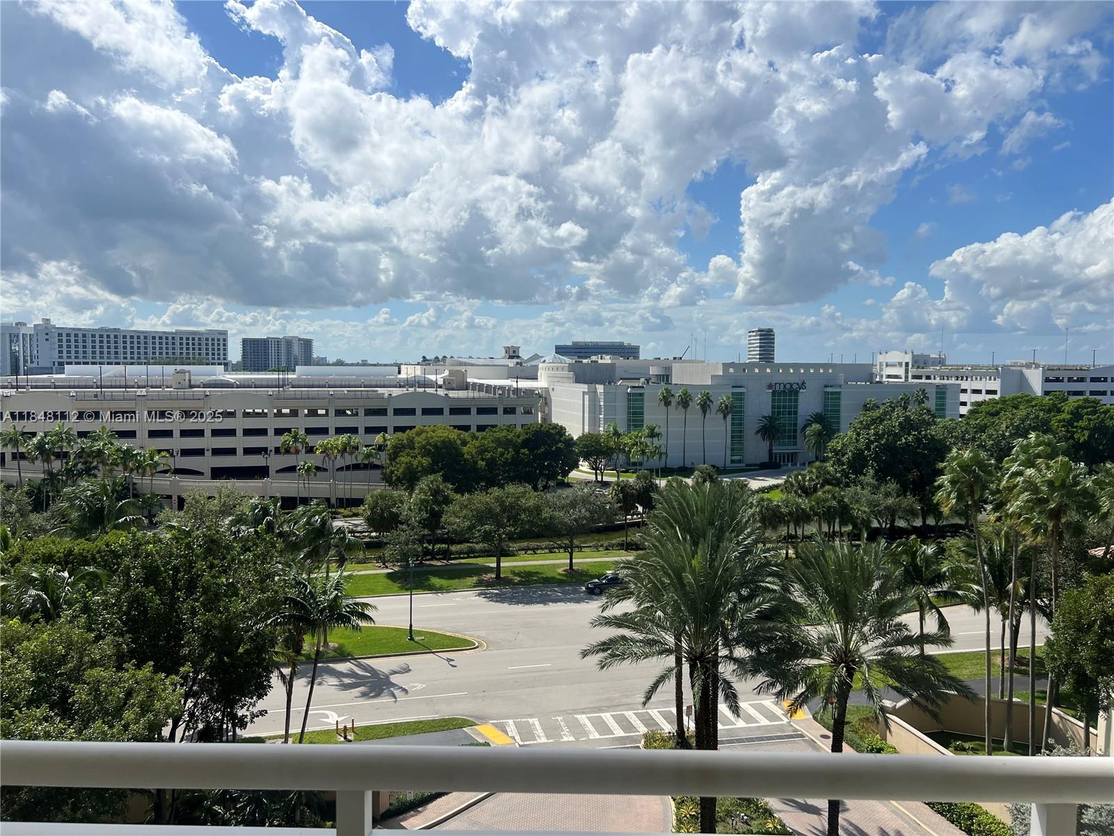 19501 W COUNTRY CLUB DR #712, Aventura FL 33180