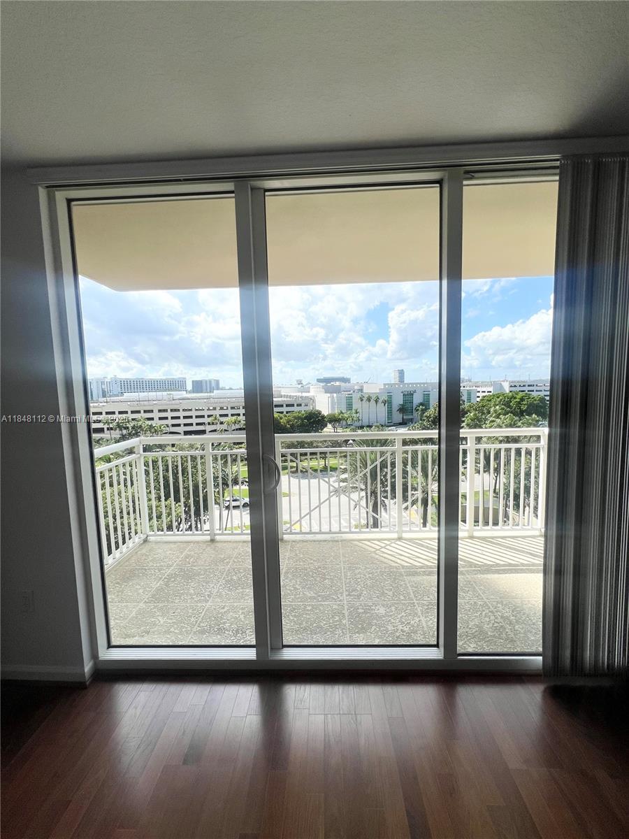 19501 W COUNTRY CLUB DR #712, Aventura FL 33180