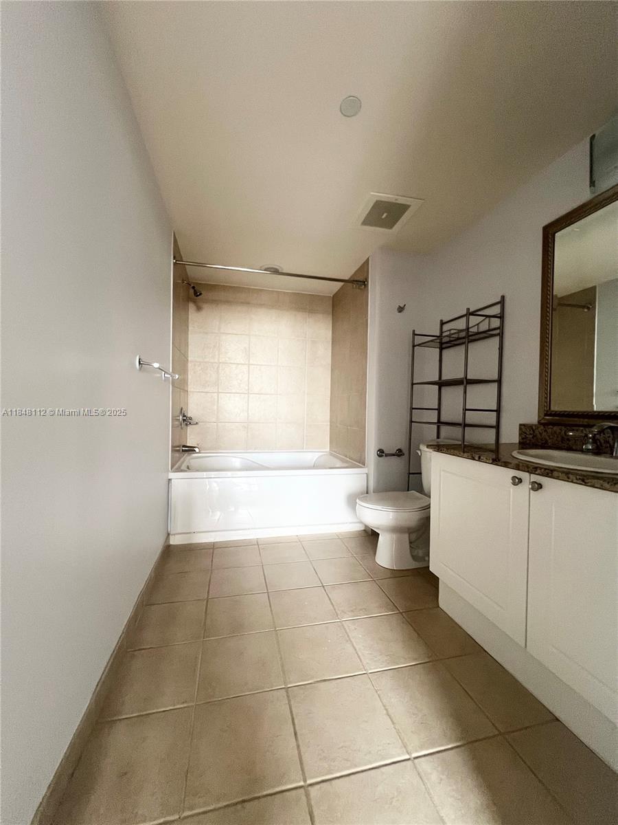 19501 W COUNTRY CLUB DR #712, Aventura FL 33180
