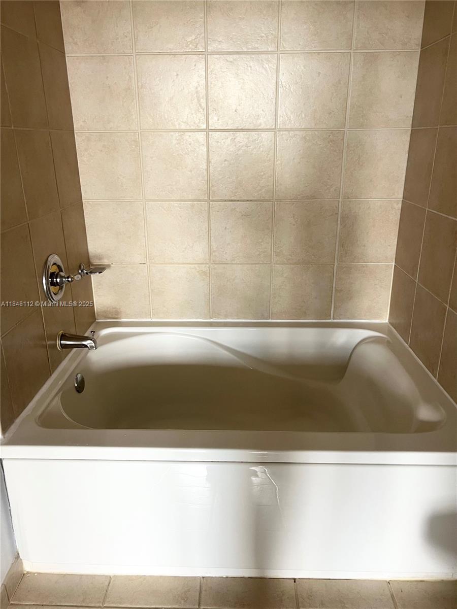 19501 W COUNTRY CLUB DR #712, Aventura FL 33180