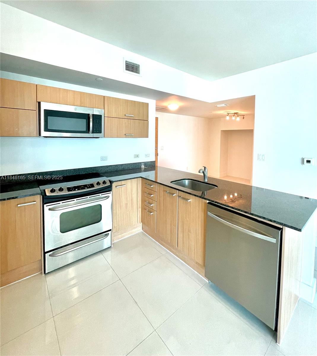 350 S Miami Ave #3405, Miami FL 33130