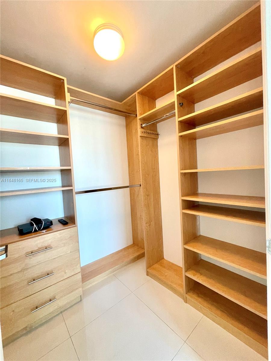 350 S Miami Ave #3405, Miami FL 33130