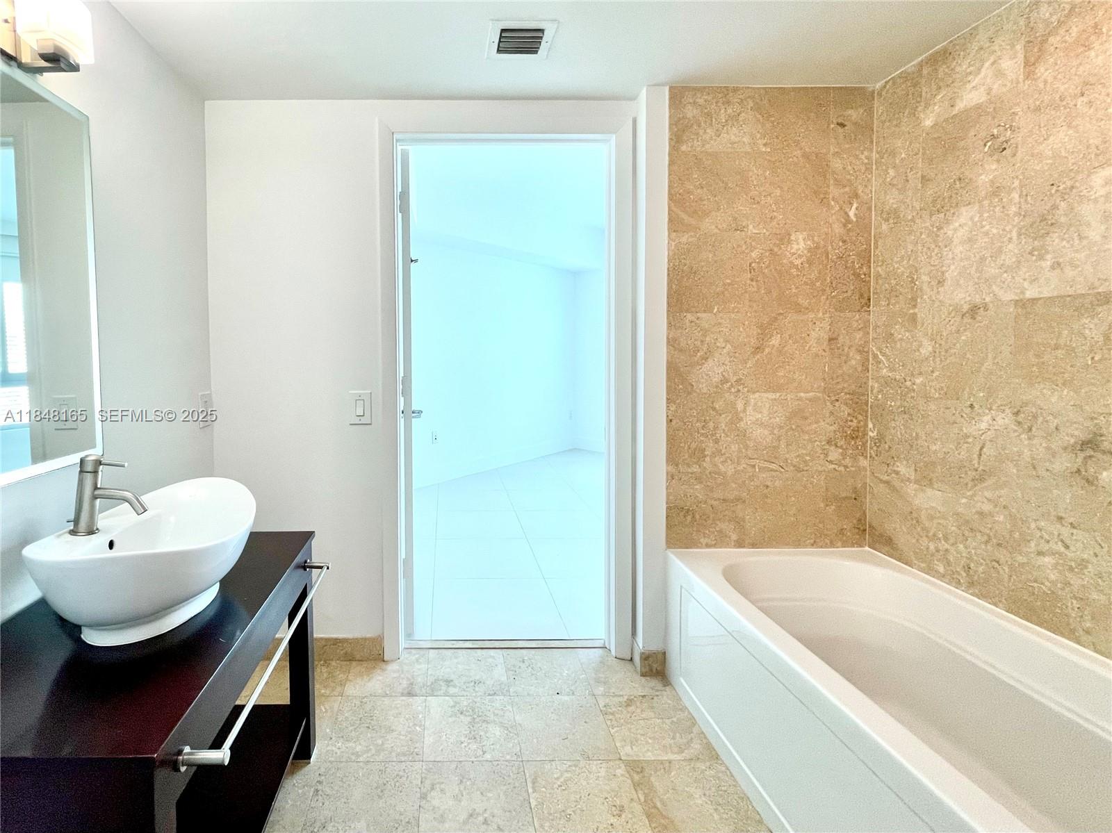 350 S Miami Ave #3405, Miami FL 33130