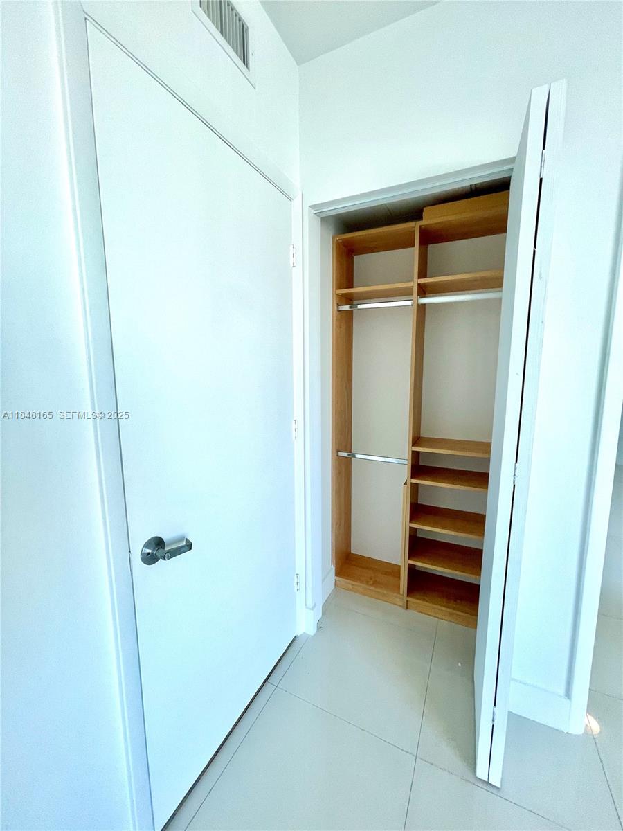 350 S Miami Ave #3405, Miami FL 33130