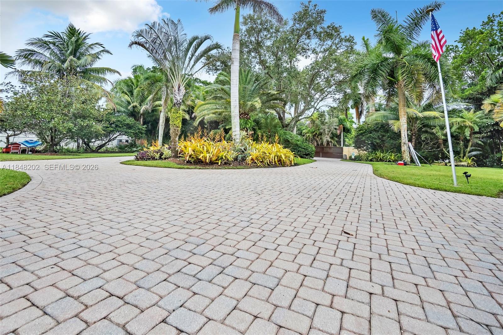 14211 Sunset Ln, Southwest Ranches FL 33330