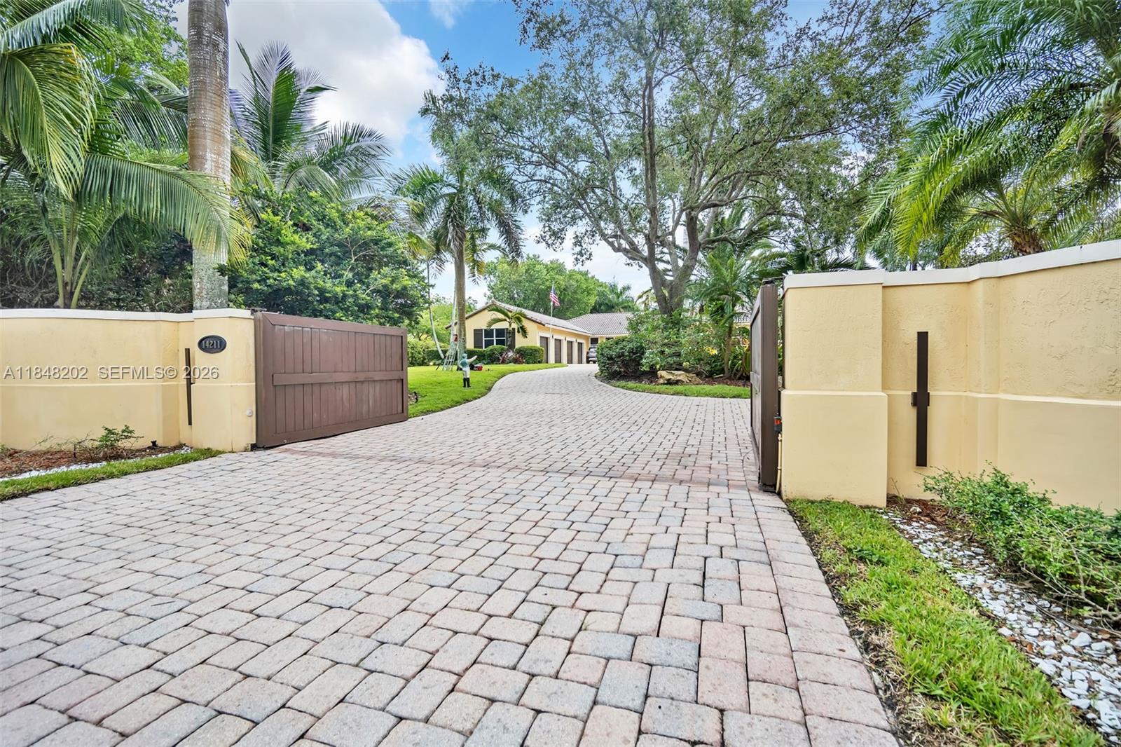 14211 Sunset Ln, Southwest Ranches FL 33330
