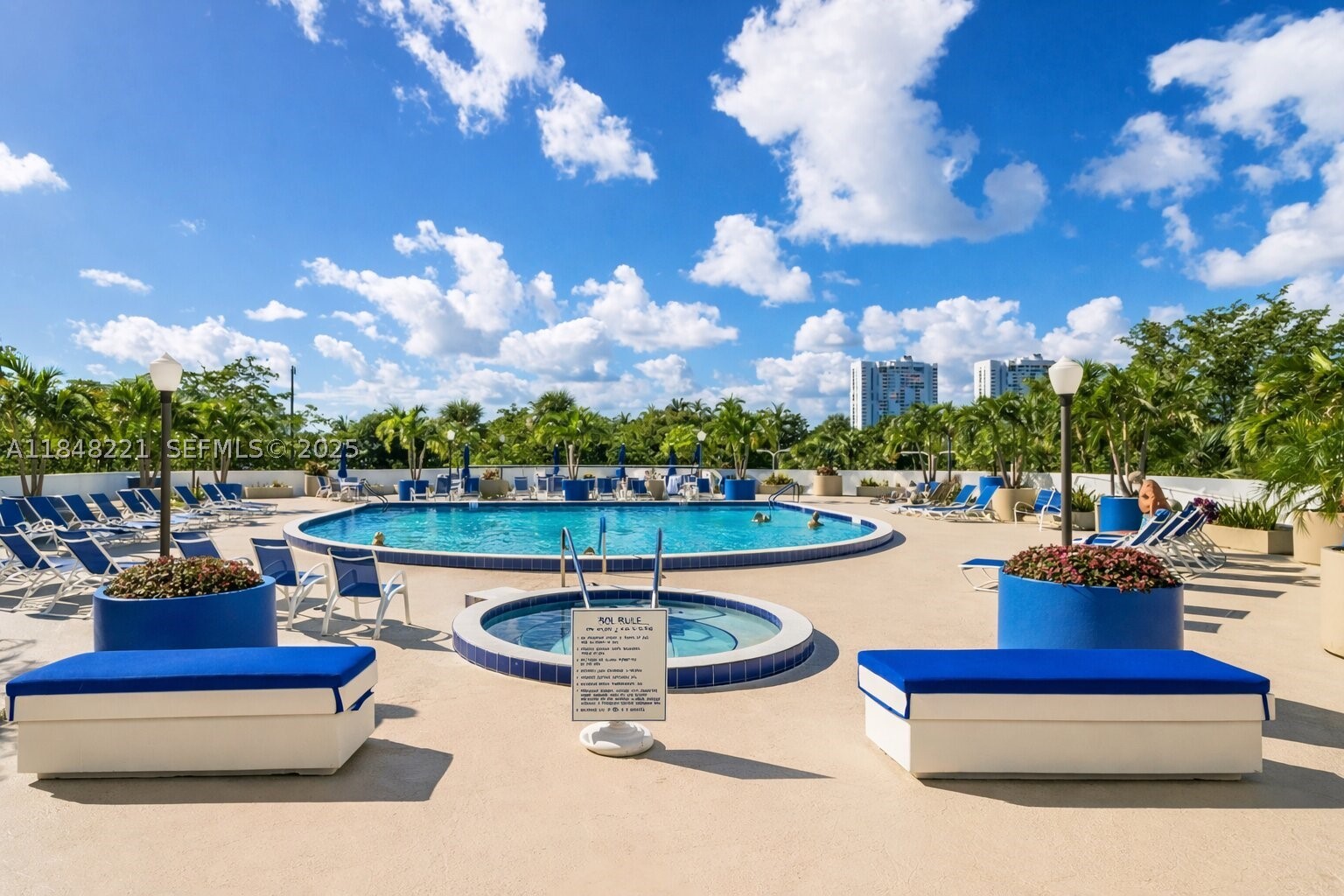 3701 N Country Club Dr #204, Aventura FL 33180