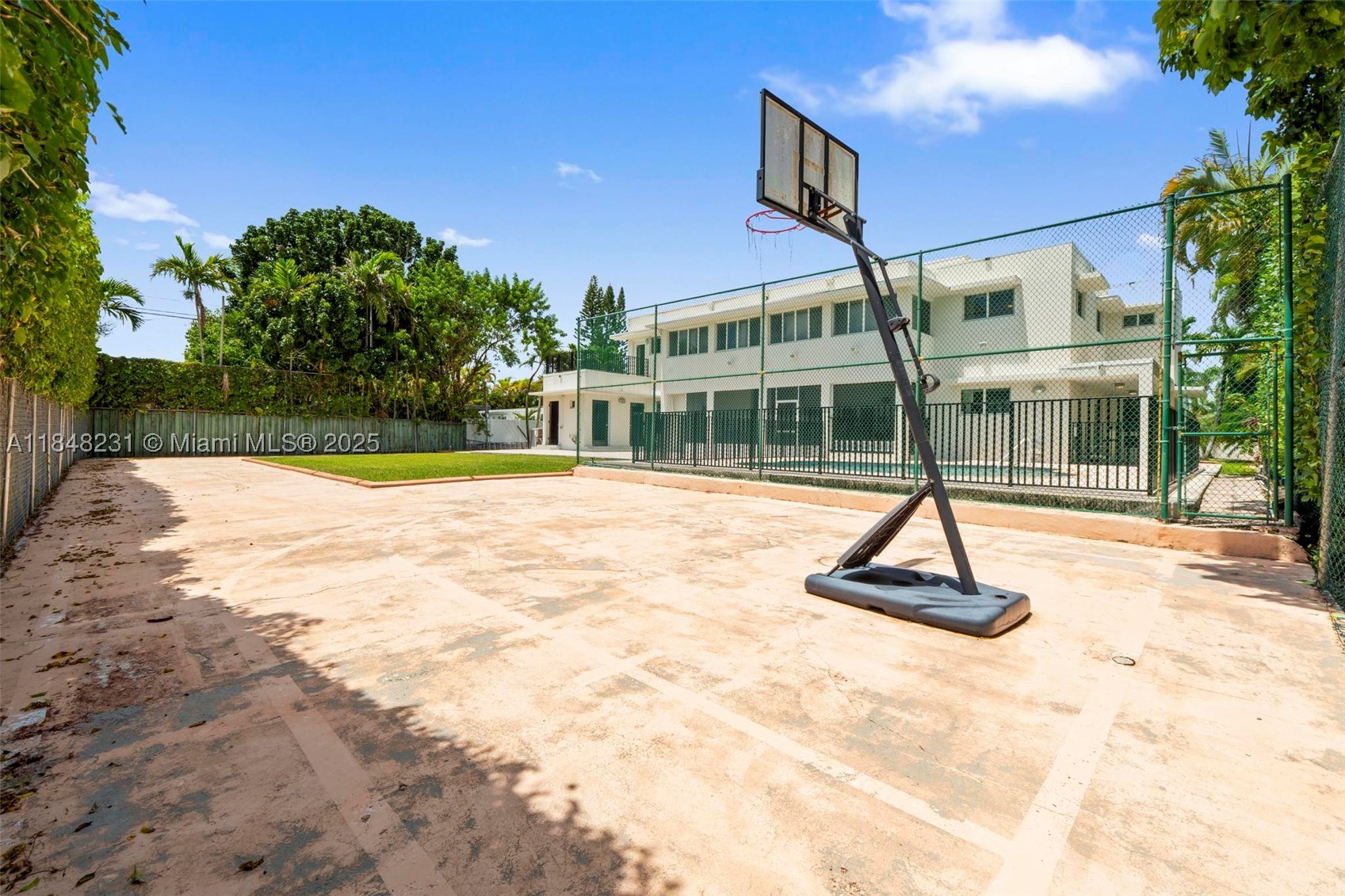 5045 SW 67th Ave, South Miami FL 33155