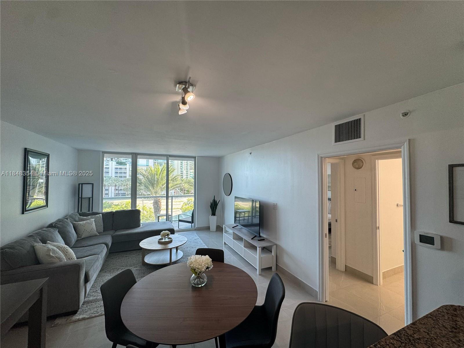 1155 Brickell Bay Dr #307, Miami FL 33131