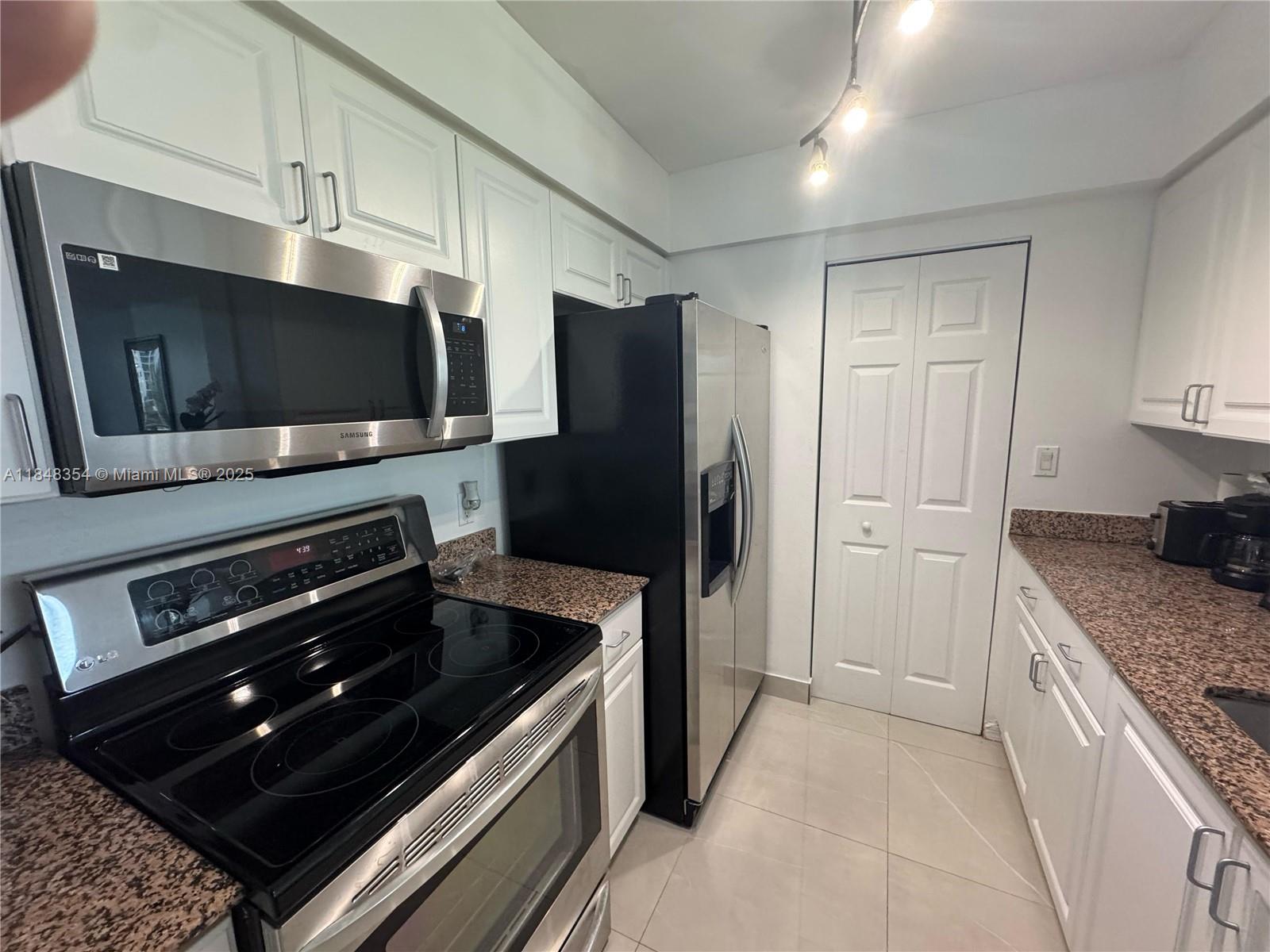 1155 Brickell Bay Dr #307, Miami FL 33131