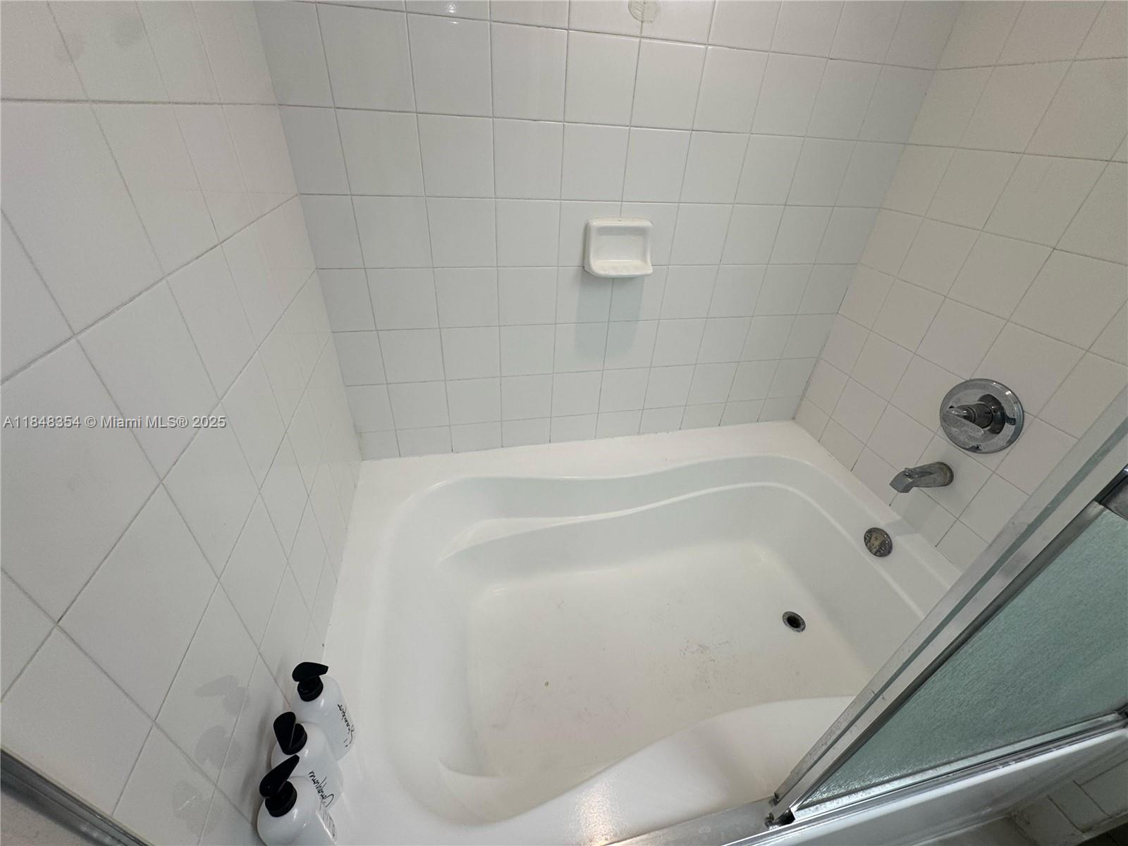 1155 Brickell Bay Dr #307, Miami FL 33131
