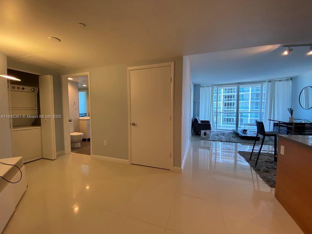 475 Brickell Ave #4409, Miami FL 33131
