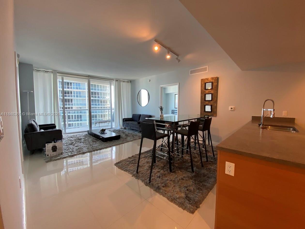475 Brickell Ave #4409, Miami FL 33131