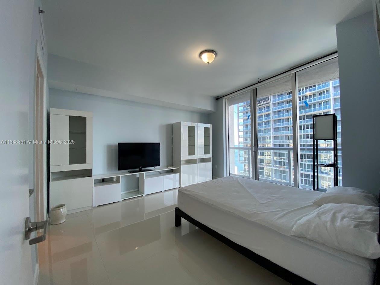 475 Brickell Ave #4409, Miami FL 33131