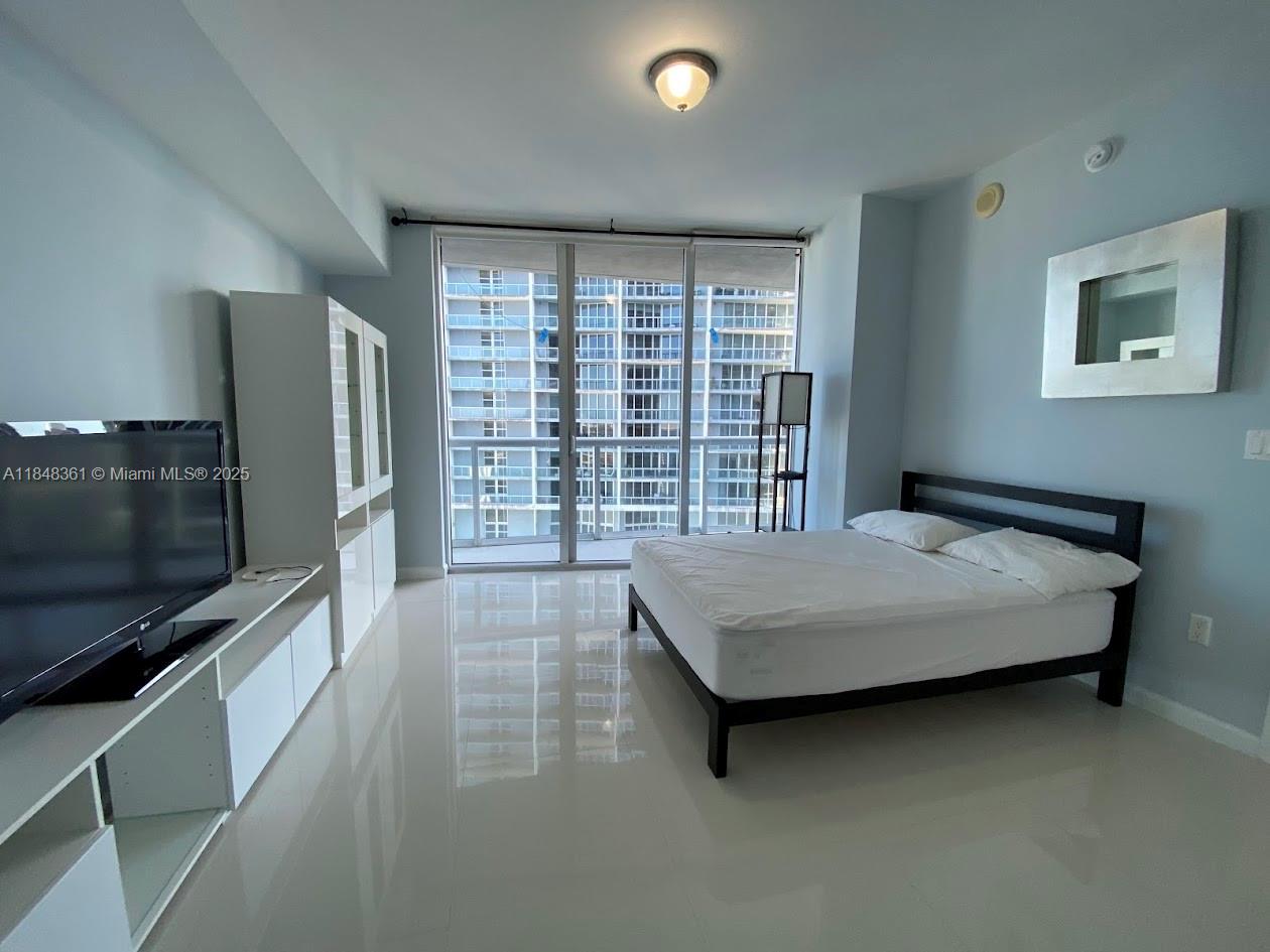 475 Brickell Ave #4409, Miami FL 33131
