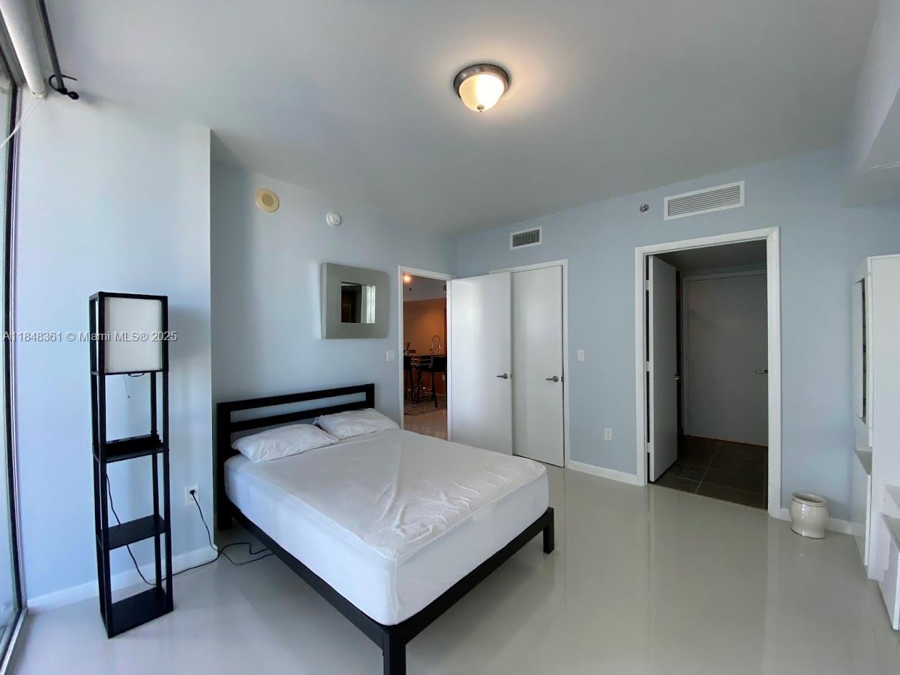 475 Brickell Ave #4409, Miami FL 33131