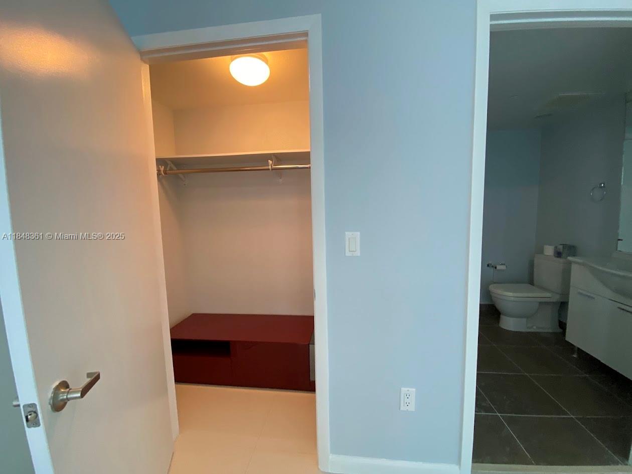 475 Brickell Ave #4409, Miami FL 33131