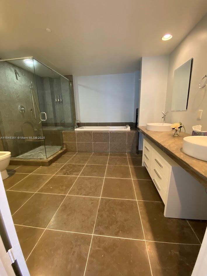 475 Brickell Ave #4409, Miami FL 33131