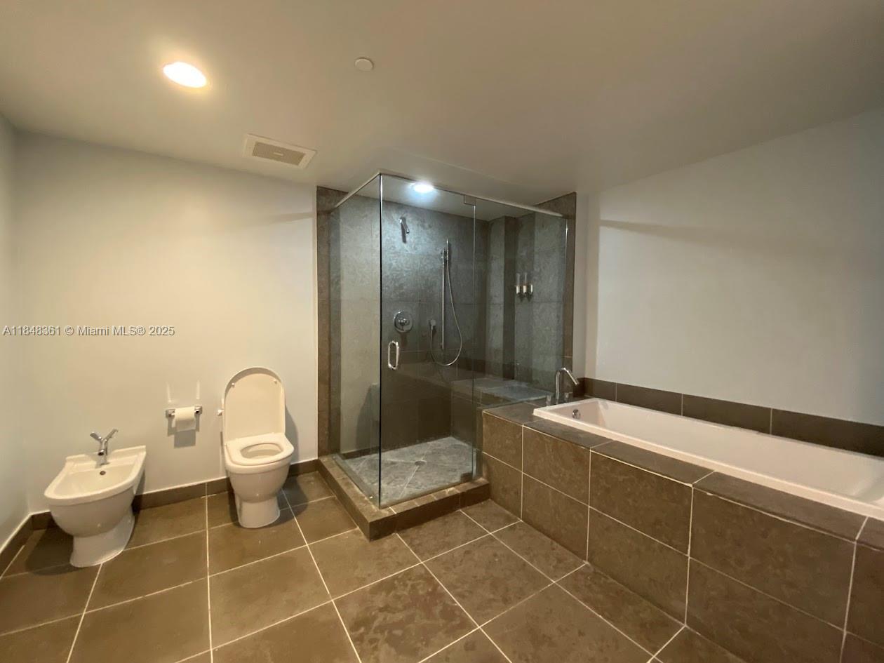 475 Brickell Ave #4409, Miami FL 33131