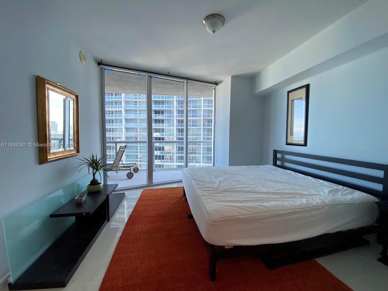 475 Brickell Ave #4409, Miami FL 33131