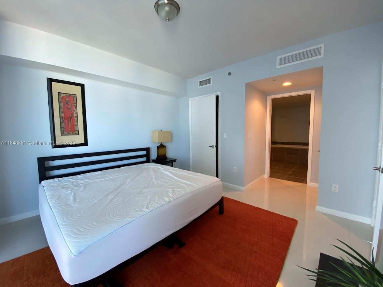 475 Brickell Ave #4409, Miami FL 33131
