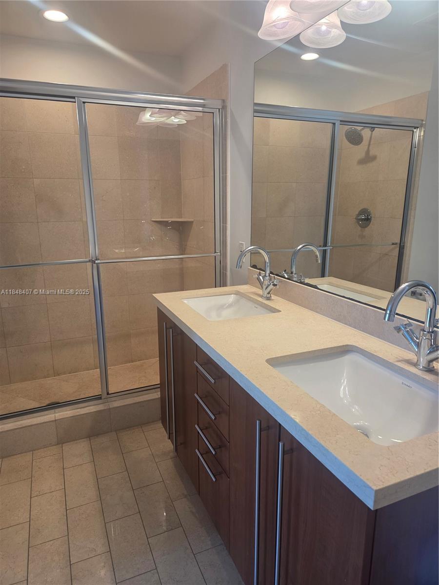 79 SW 12th St #1004-S, Miami FL 33130