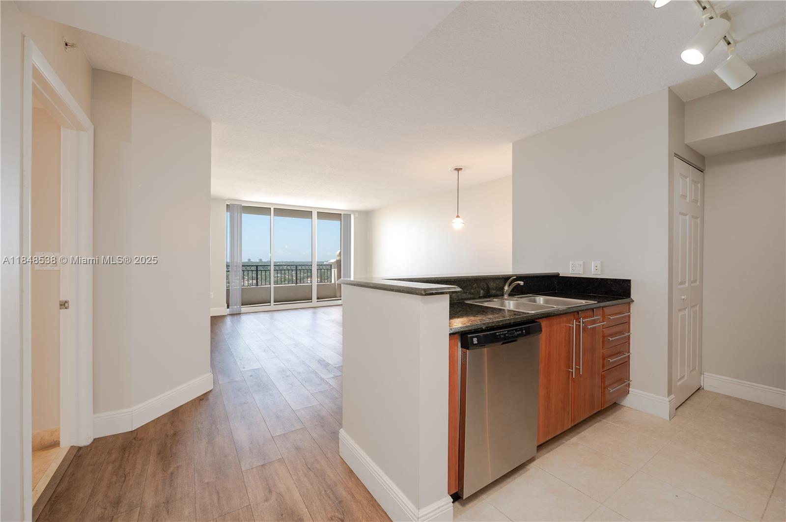 3232 SW 22nd Ter #1405, Miami FL 33145