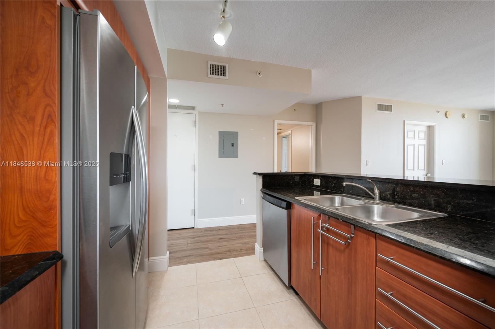 3232 SW 22nd Ter #1405, Miami FL 33145