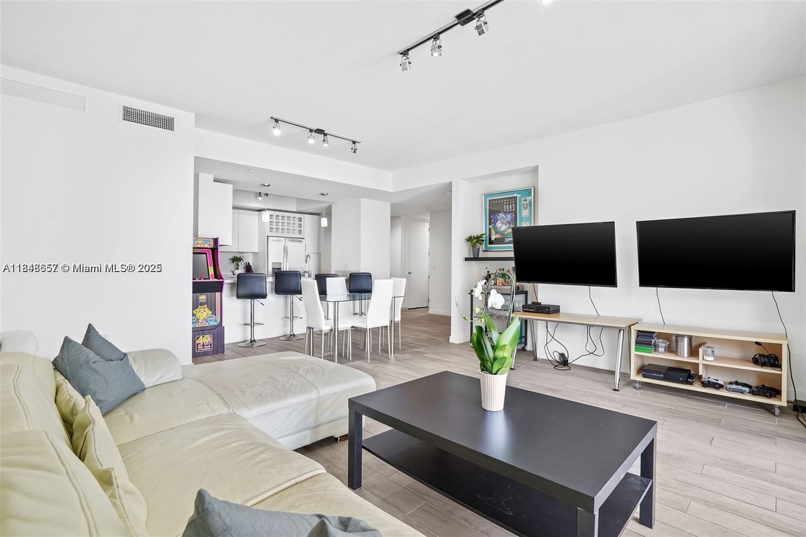 999 SW 1st Ave #2717, Miami FL 33130