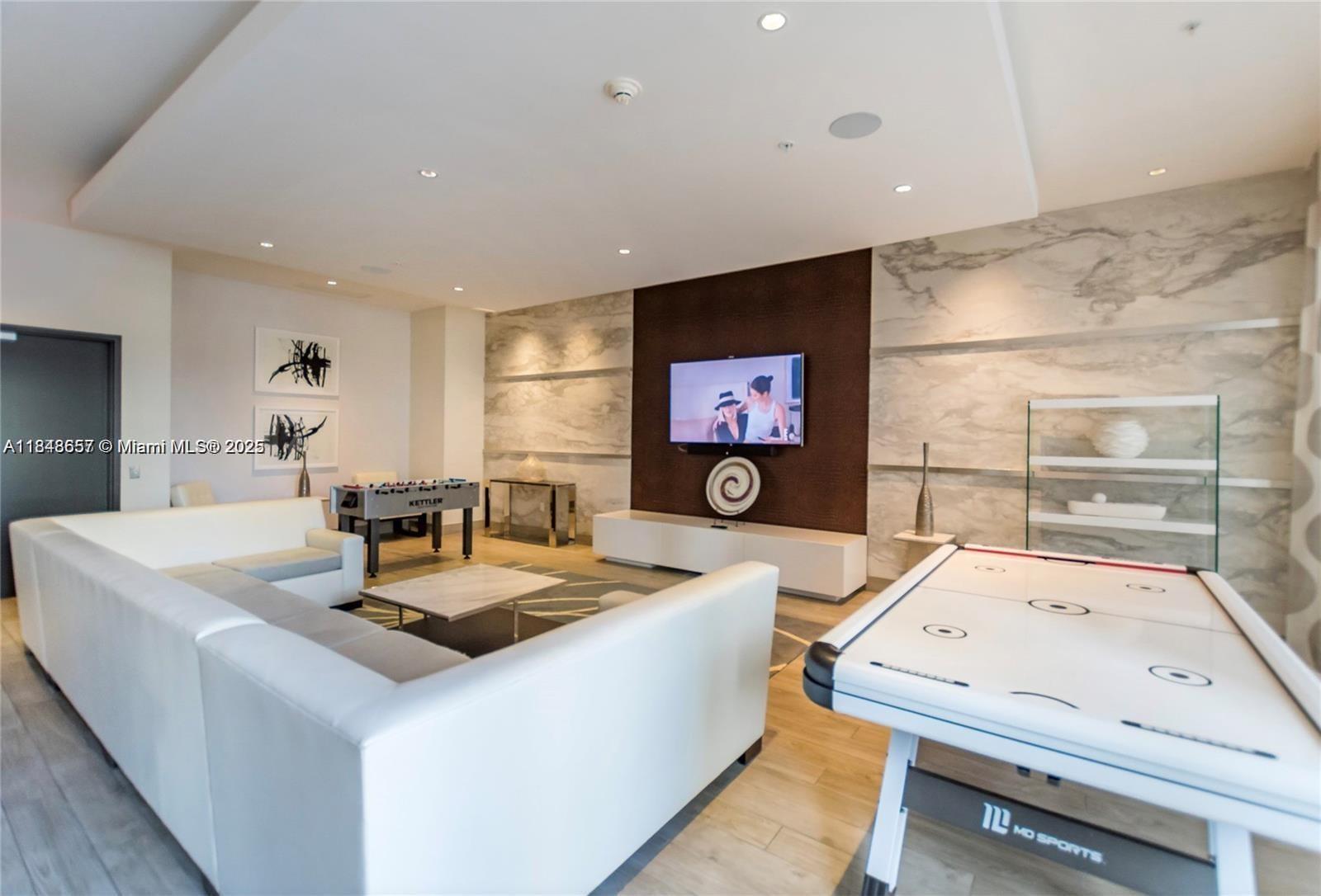 999 SW 1st Ave #2717, Miami FL 33130