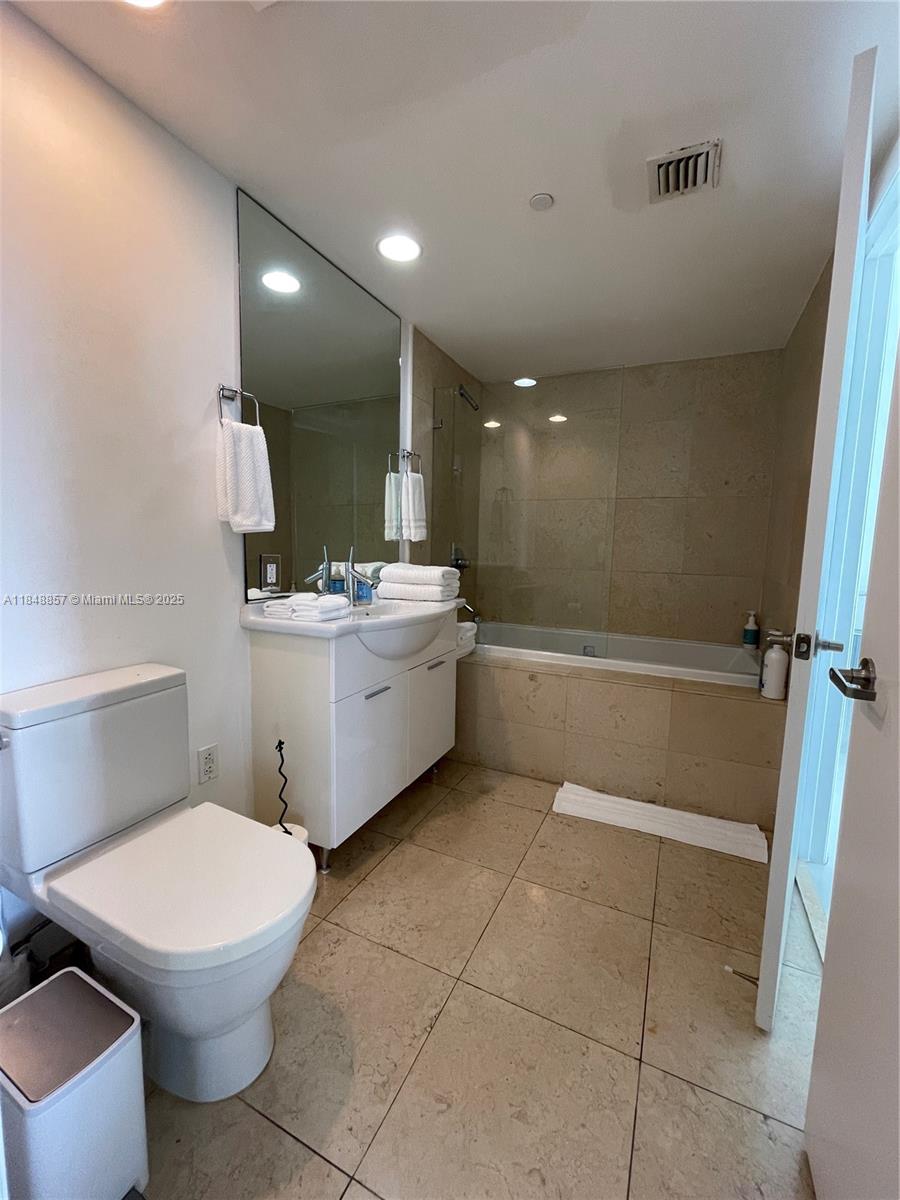 485 Brickell Ave #3711, Miami FL 33131