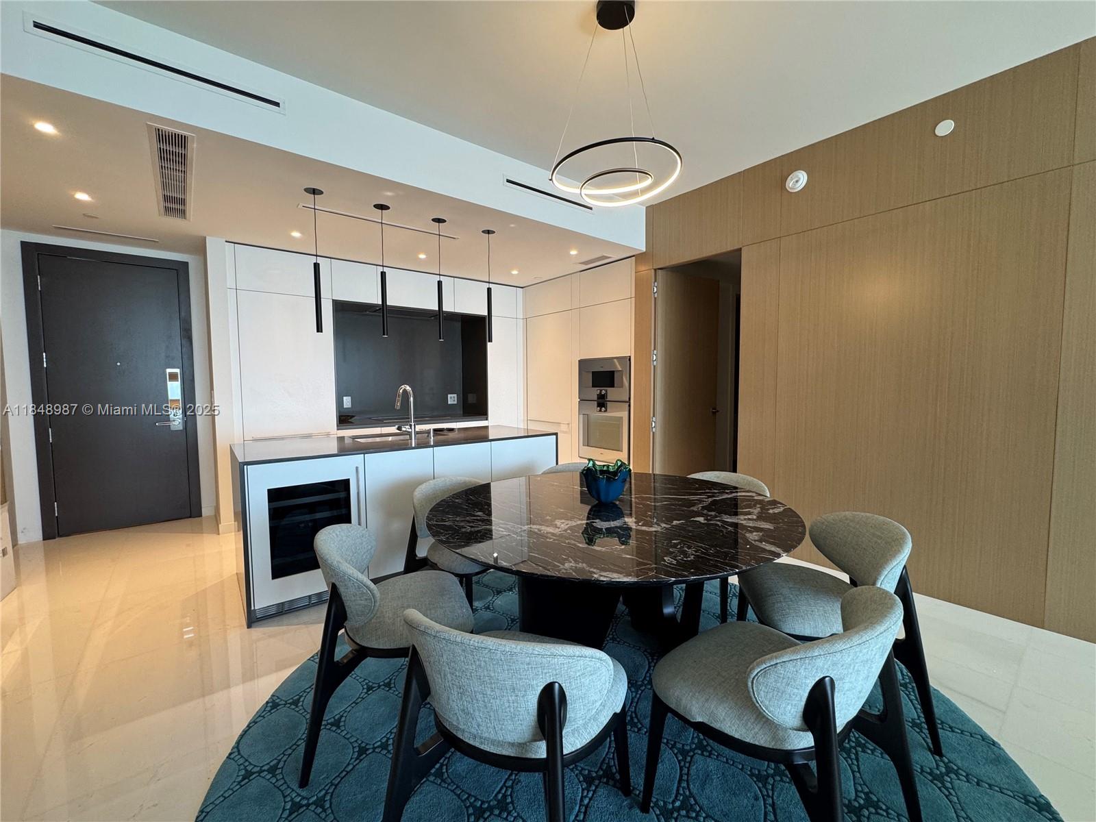 300 Biscayne Blvd Way #4705W, Miami FL 33131