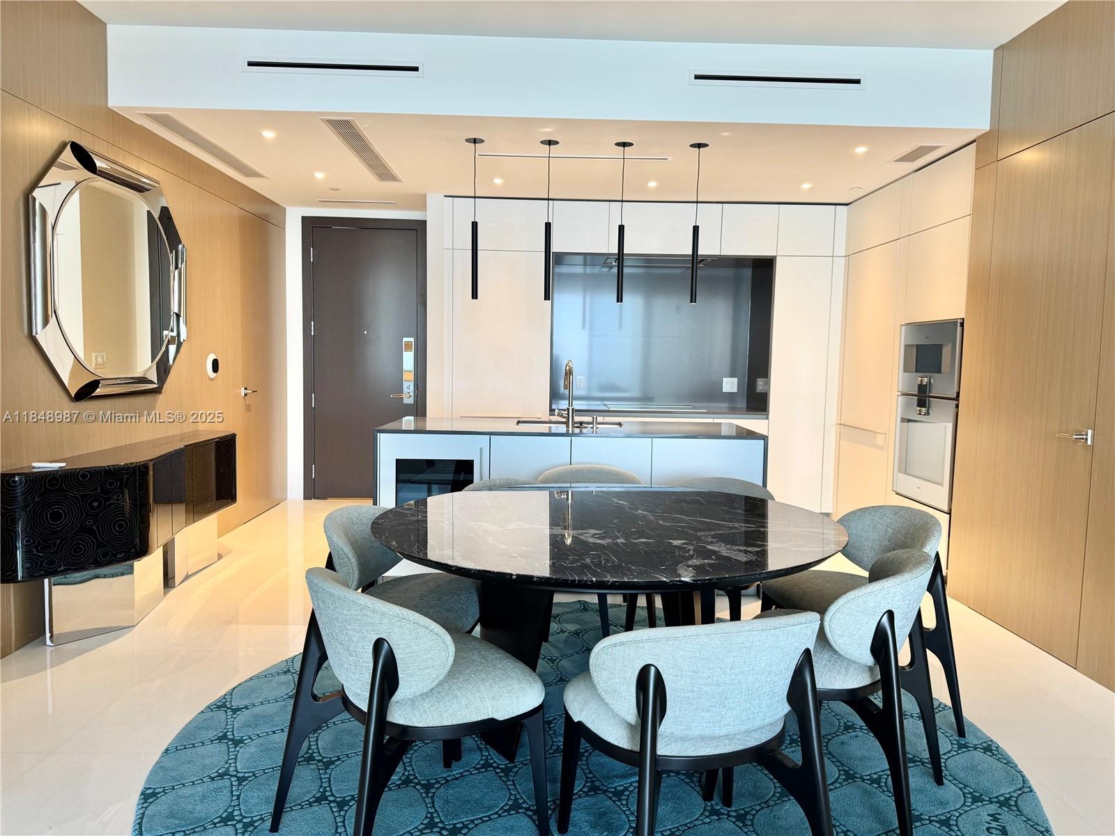 300 Biscayne Blvd Way #4705W, Miami FL 33131