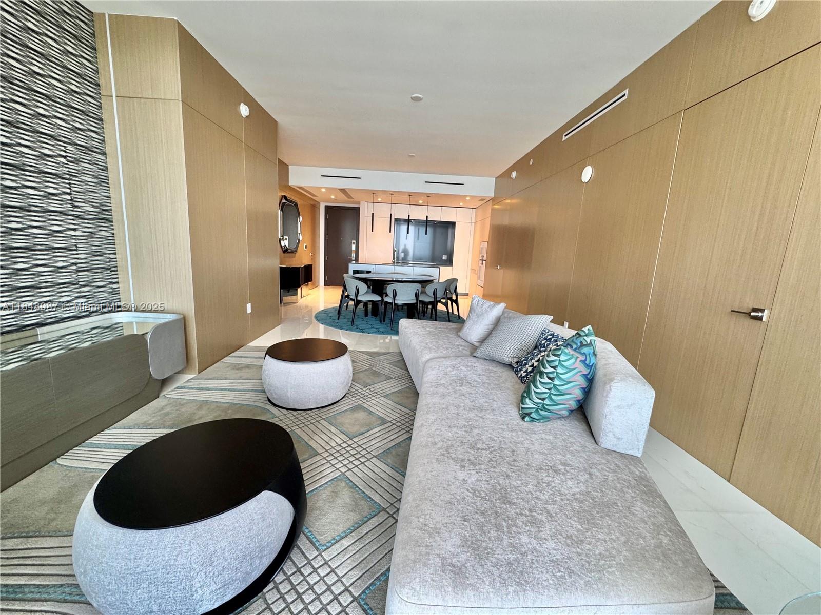 300 Biscayne Blvd Way #4705W, Miami FL 33131