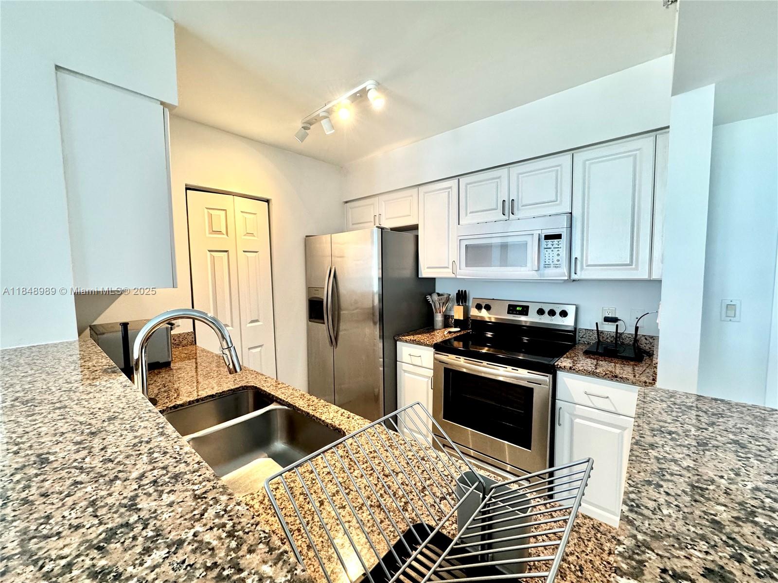 1155 Brickell Bay Dr #906, Miami FL 33131