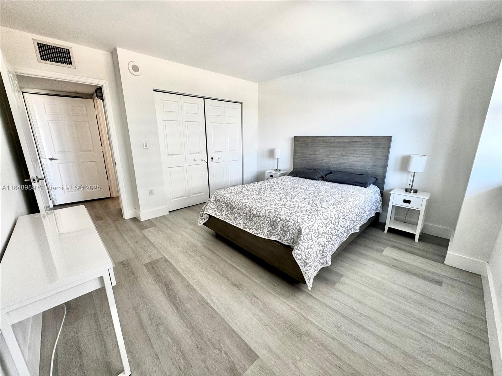 1155 Brickell Bay Dr #906, Miami FL 33131