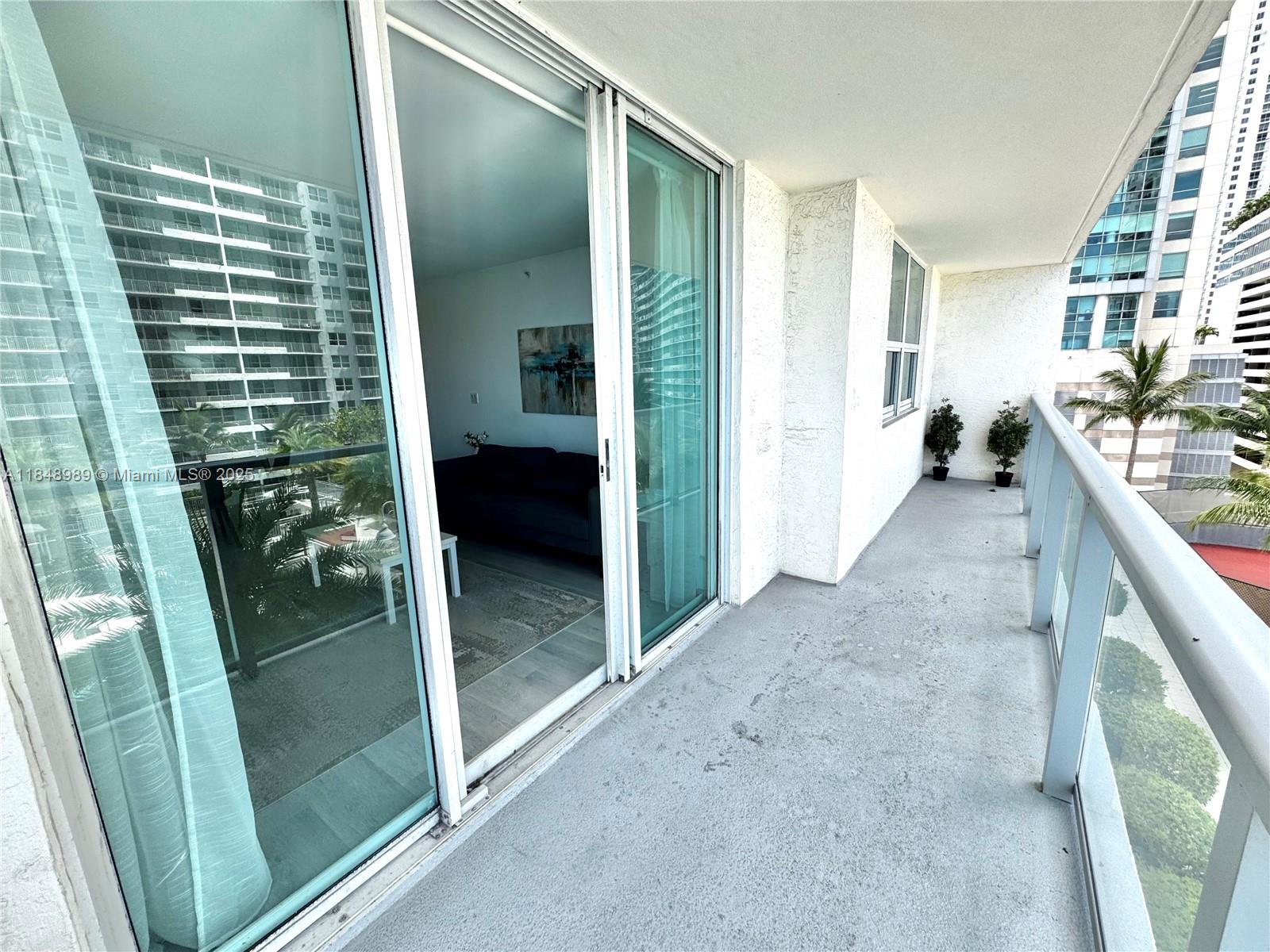 1155 Brickell Bay Dr #906, Miami FL 33131