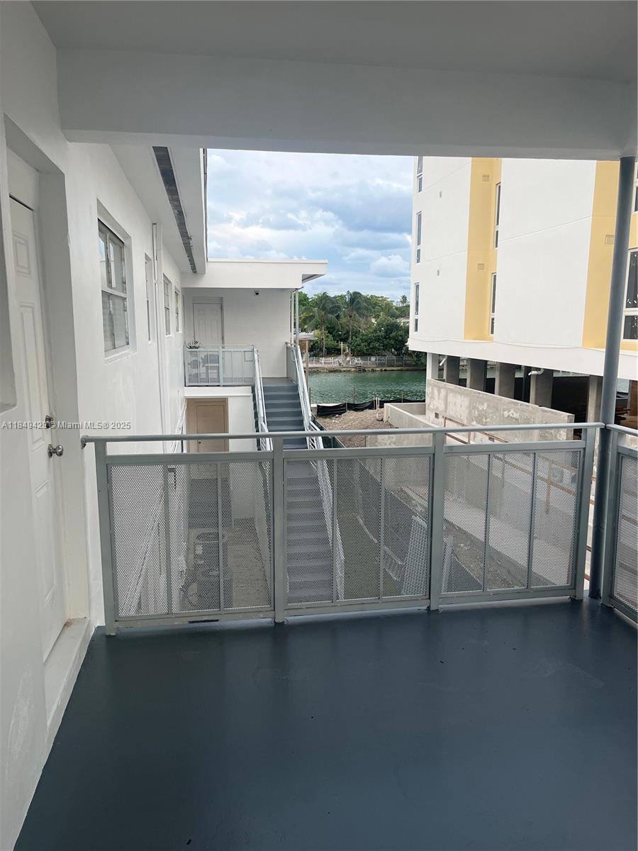 250 S Shore Dr #5, Miami Beach FL 33141