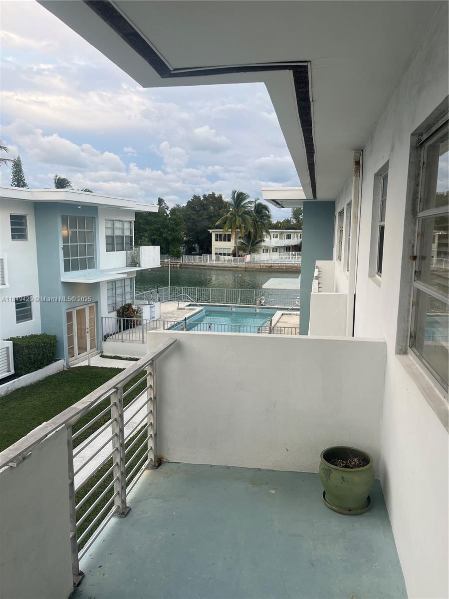 250 S Shore Dr #5, Miami Beach FL 33141