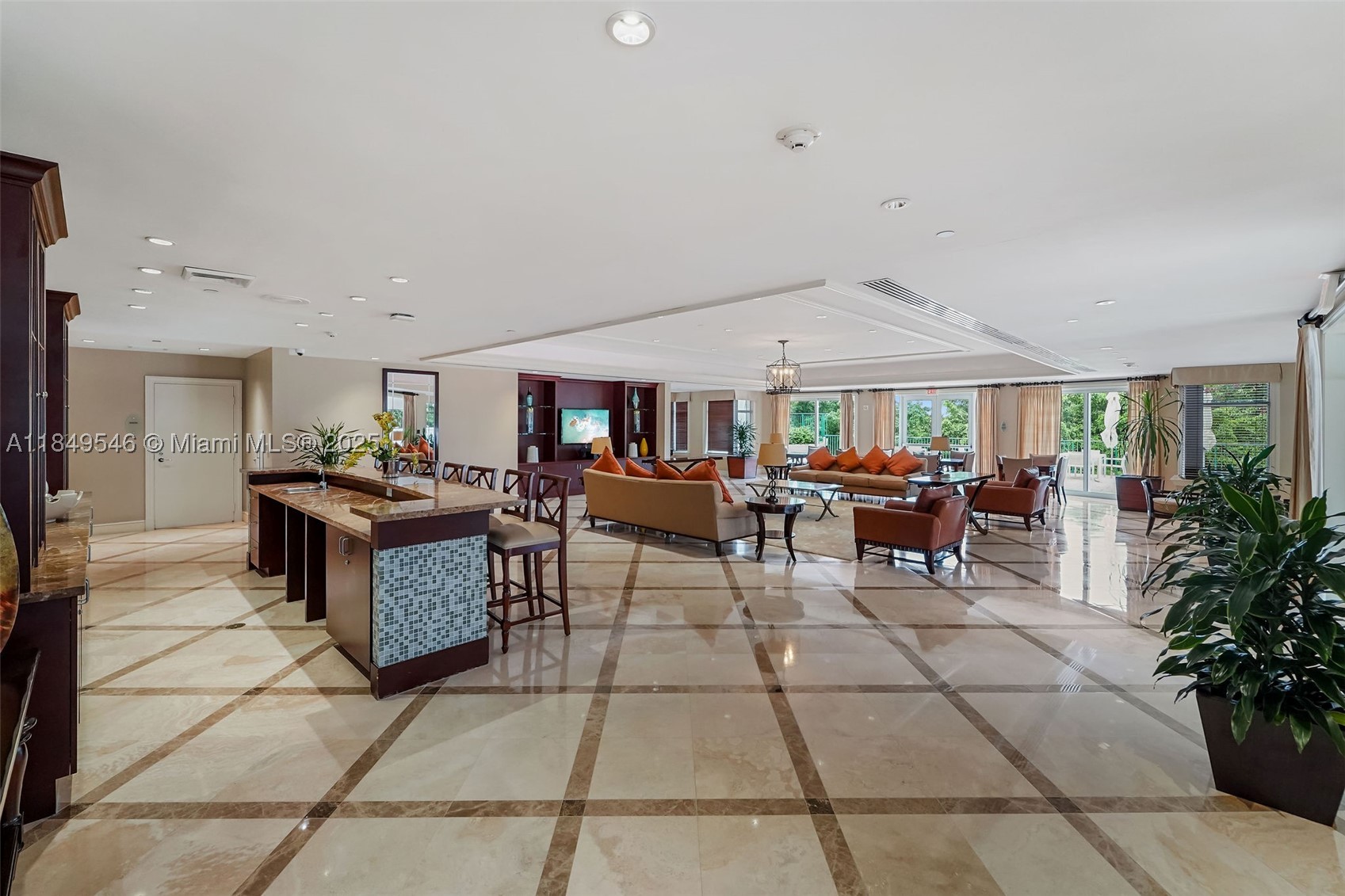 19900 E Country Club Dr #212, Aventura FL 33180